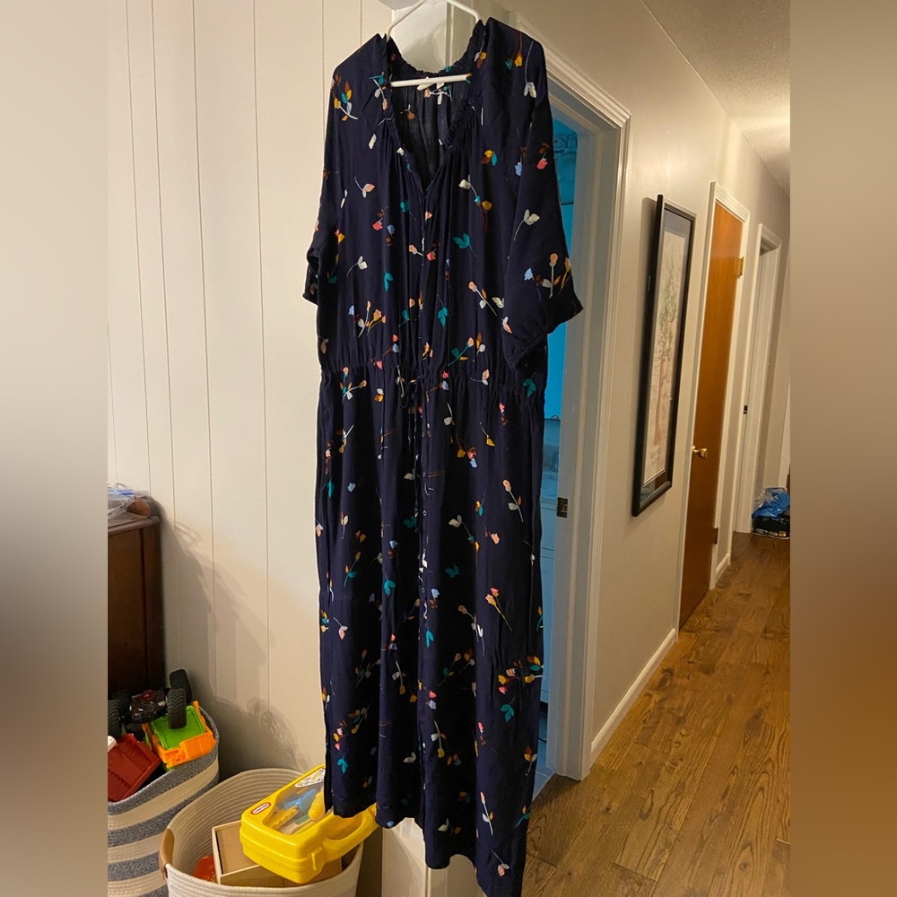 EUC Flowery Maxi Dress — WITH POCKETS